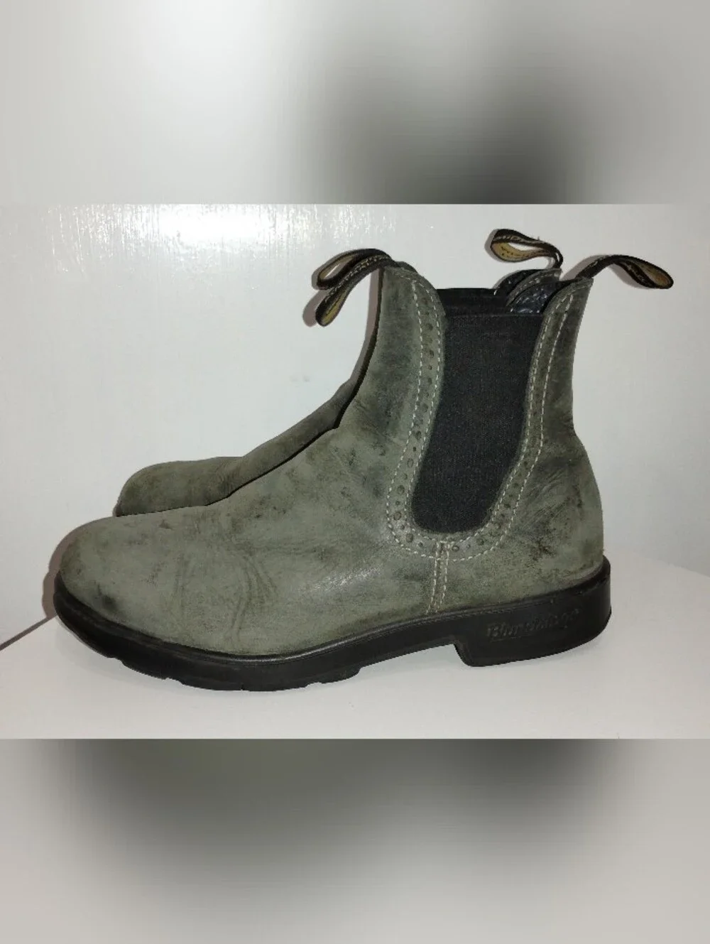 BLUNDERSTONE SUEDE CHELSEA BOOTS
